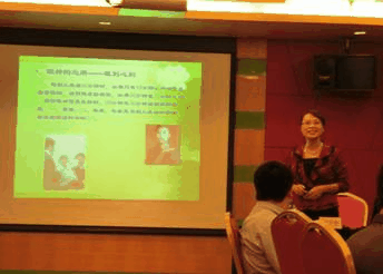 賀文靜授課見(jiàn)證