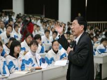 溫元?jiǎng)P授課見(jiàn)證